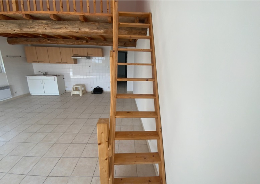 Location Appartement ASPERES - Appartement T2 de 57,64 m2 avec terrasse et parking Asperes