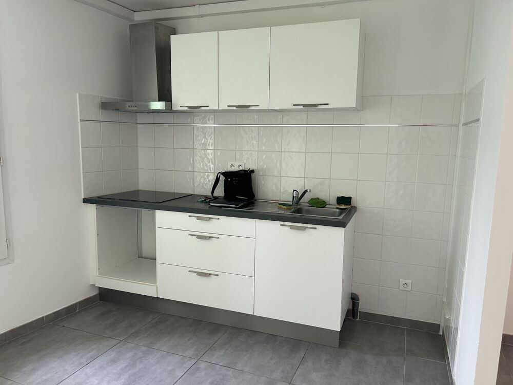 Location Appartement SOMMIERES Hors Centre Piéton - Appartement de type T2 de 39.96 m2 Sommieres
