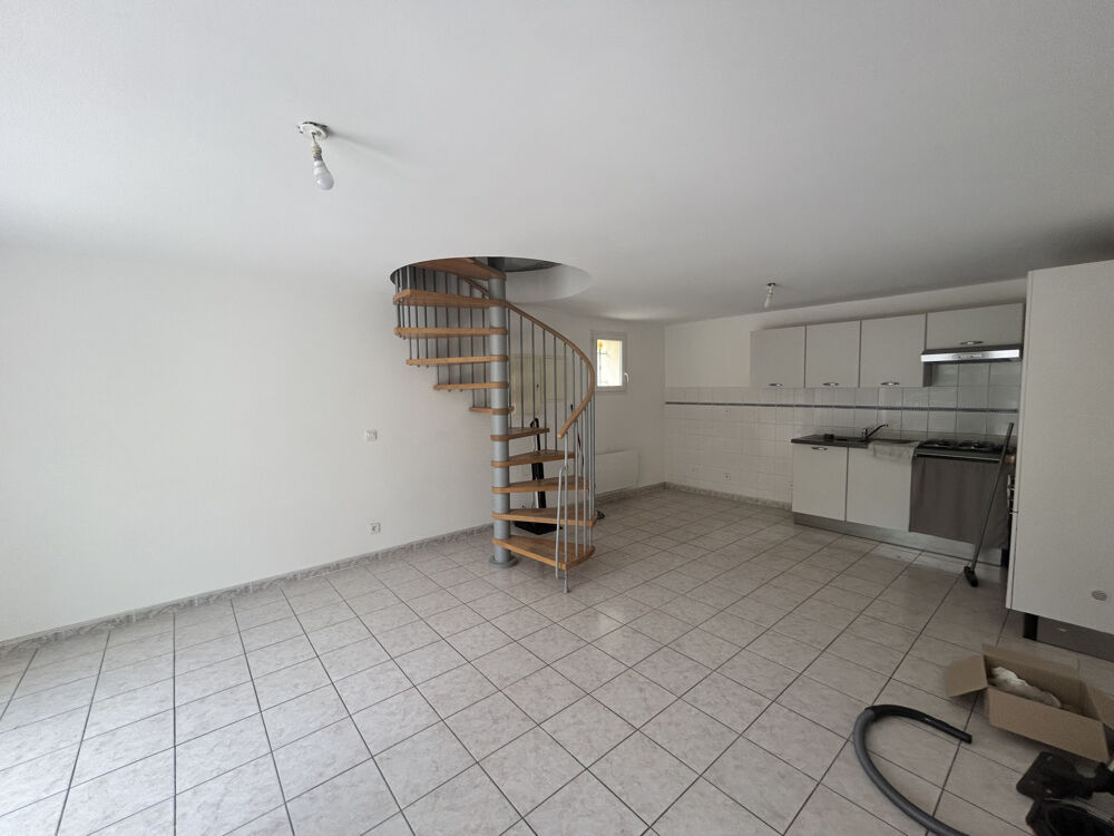 Location Appartement ASPERES - Appartement T3 en duplex de 55.32m2 avec terrasse Asperes