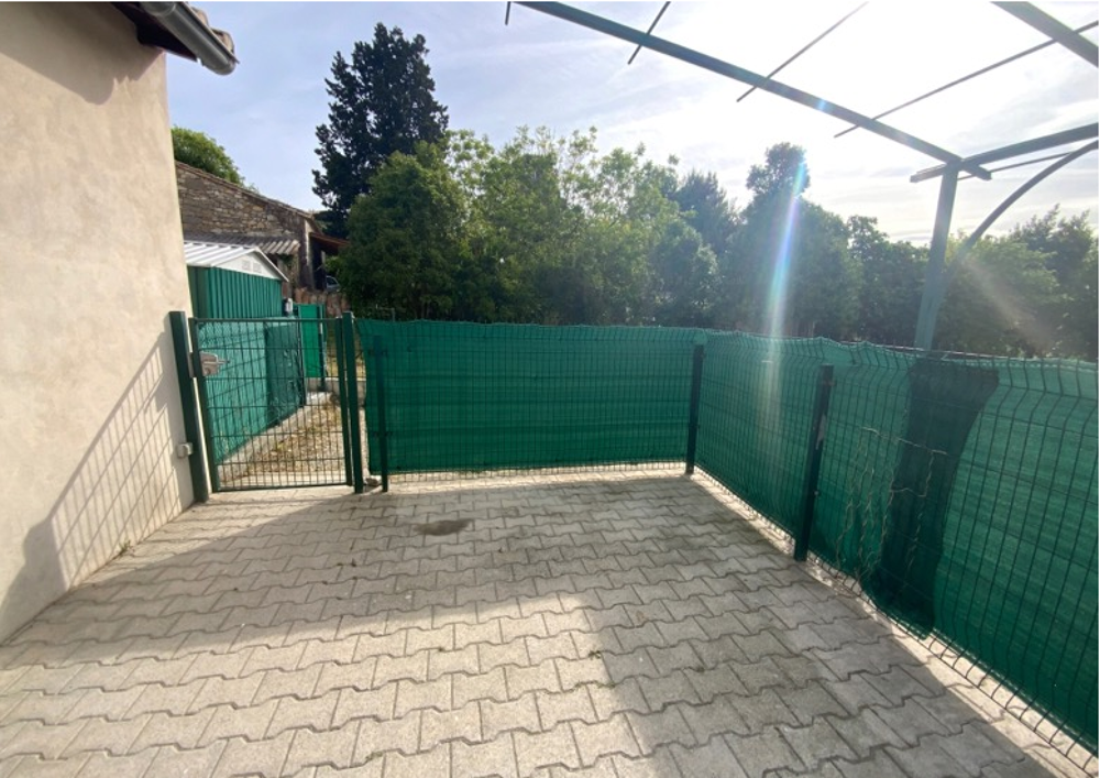 Location Appartement ASPERES - Appartement T2 de 57,64 m2 avec terrasse et parking Asperes