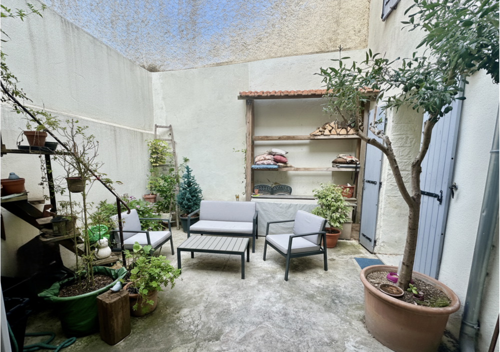 Maison de ville, terrasses, garage