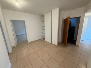  Appartement � louer 4 pi�ces 121 m�