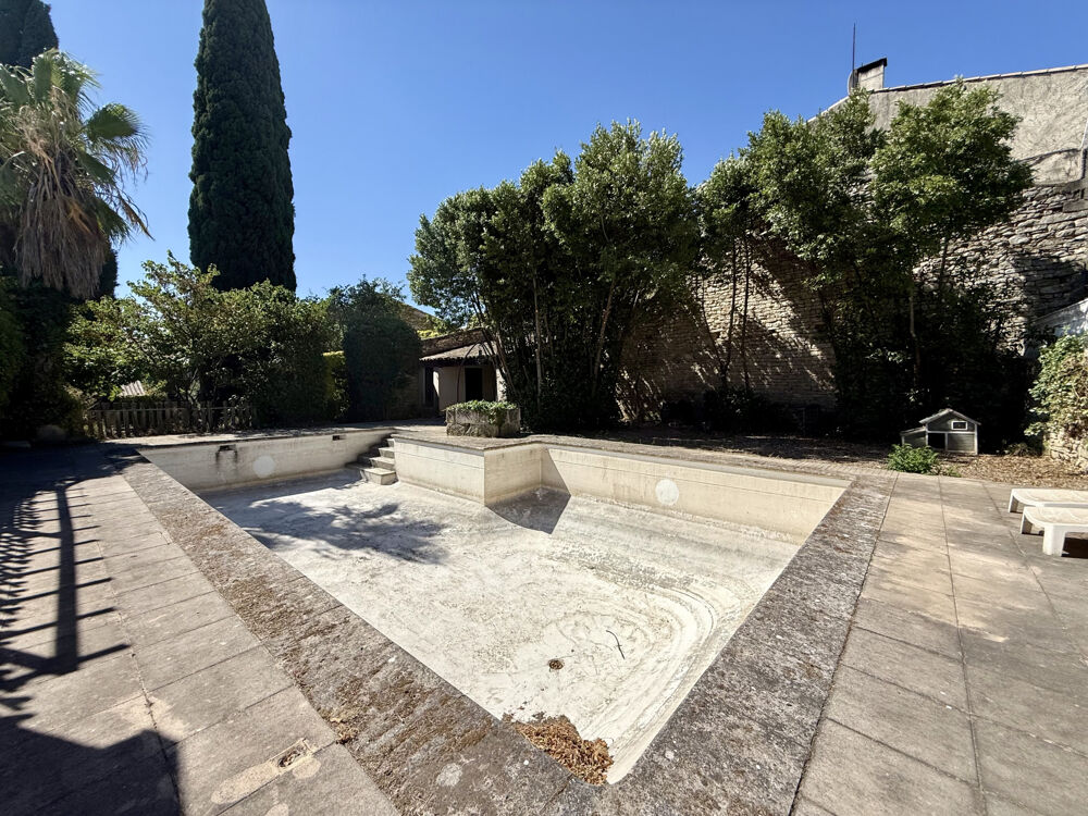 Vente Propriété/Château Milhaud - Maison avec dépendance et piscine de 390m2 Milhaud