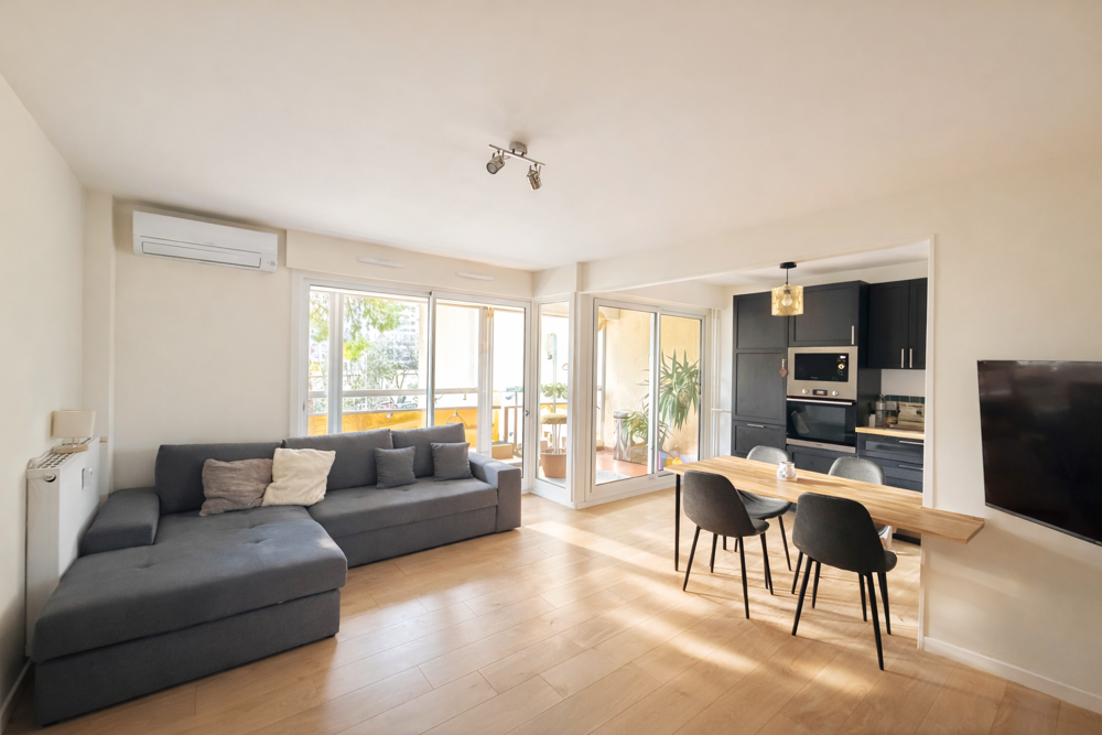 Antigone - Appartement T3 Traversant Terrasse, Parking, Piscine, Tennis et Gardien