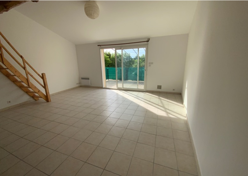 Location Appartement ASPERES - Appartement T2 de 57,64 m2 avec terrasse et parking Asperes