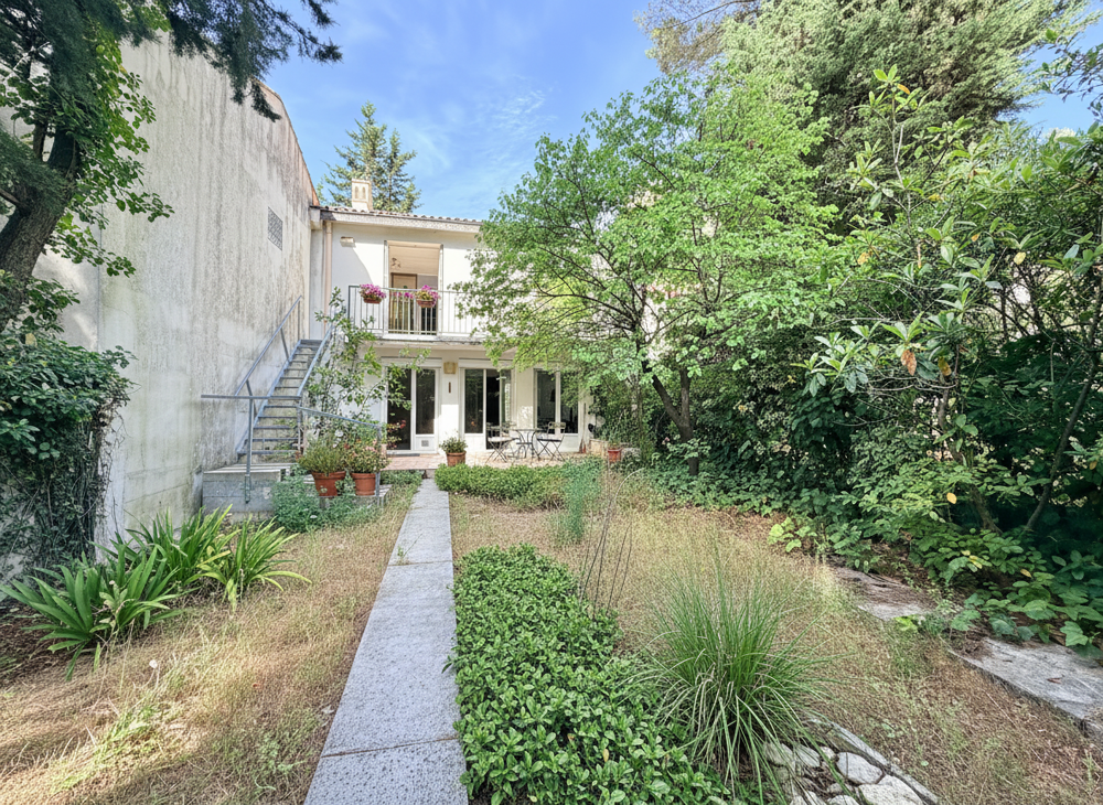 Maison 5 pièces de 109 m2 avec jardin et garage