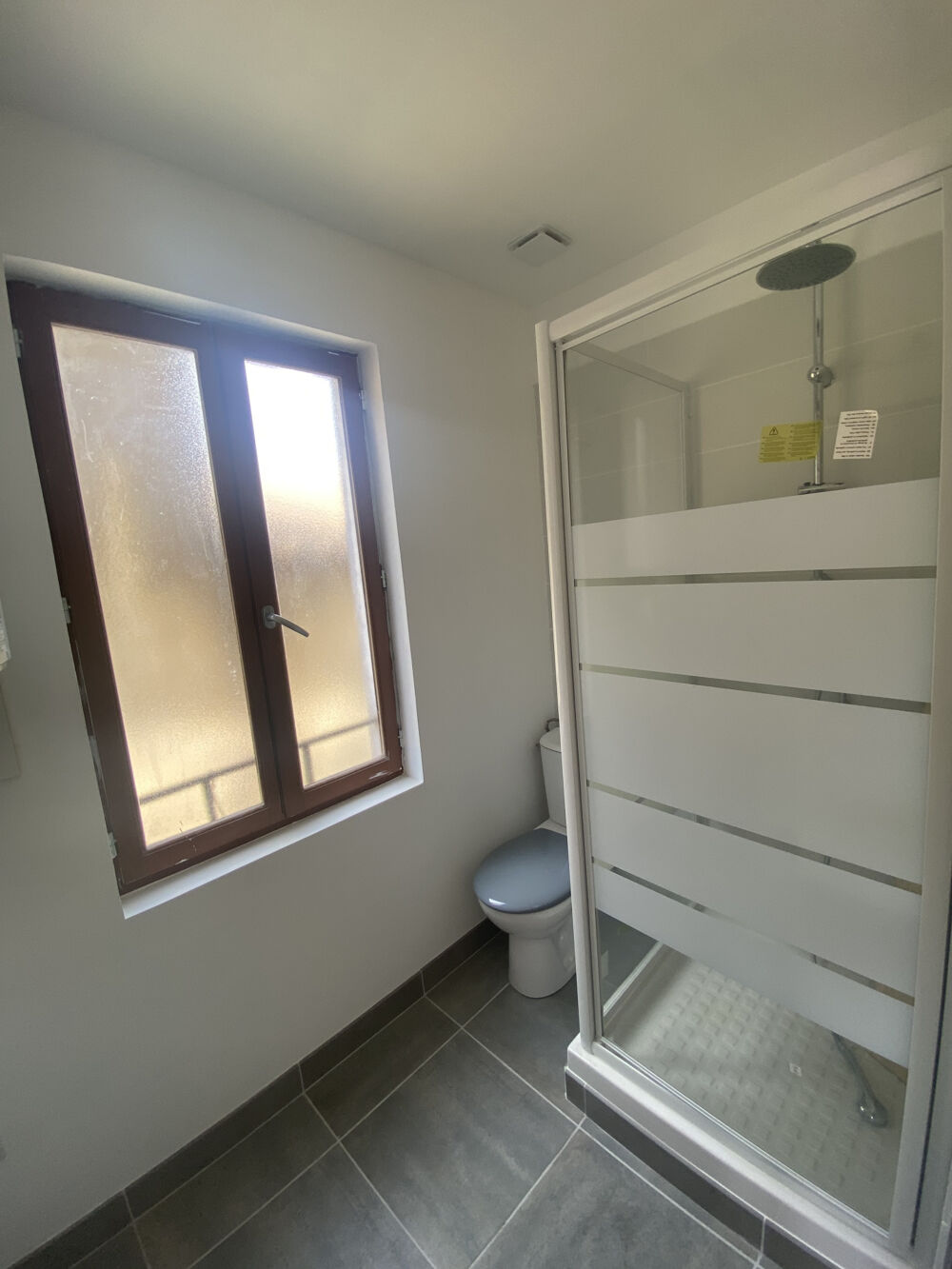 Location Appartement SOMMIERES - Centre piéton - Appartement T1 + bureau de 30 m2 Sommieres