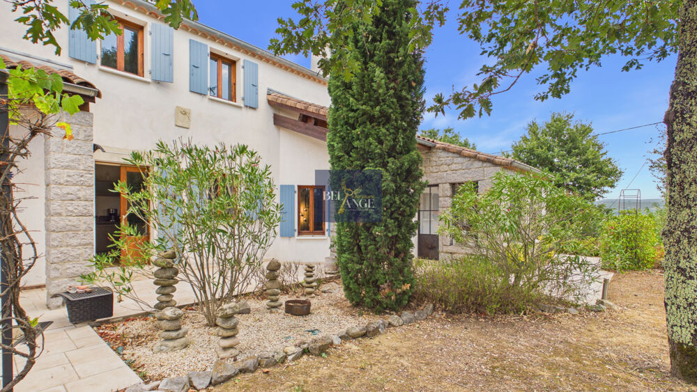 LABEAUME Maison de caractère avec piscine et annexe indépendante
