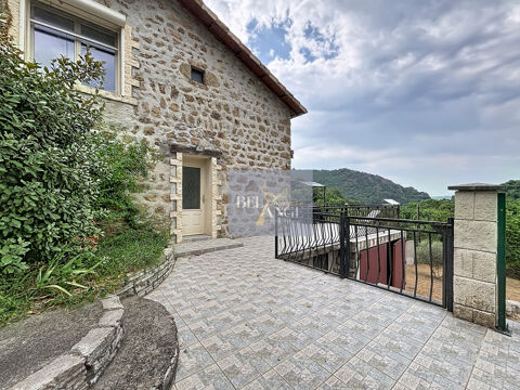   Entre château et nature : une maison de caractère au cœur de l'Ardèche Maison - 6 pièce(s) - 135 m²