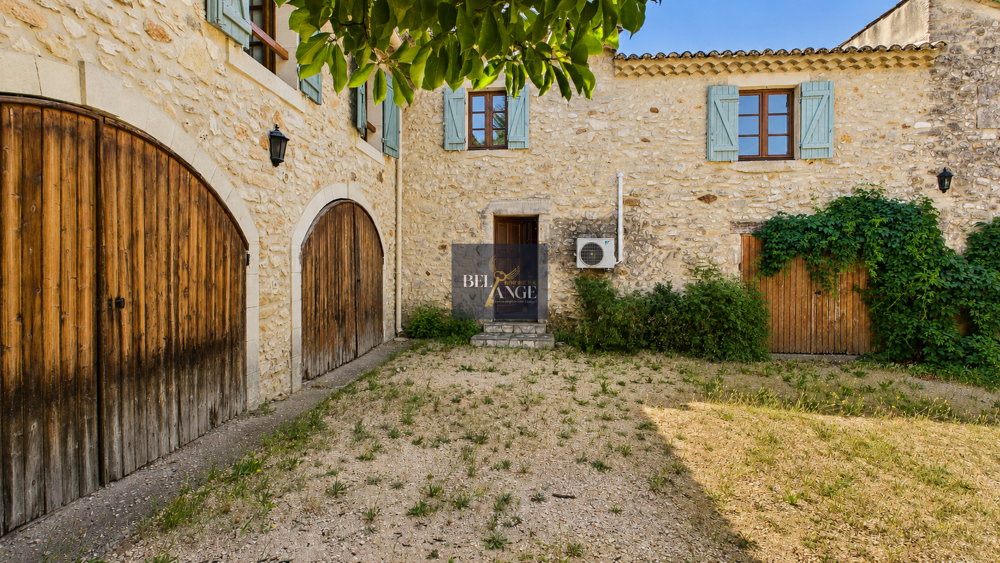 Vente Maison Mas en pierre de 289 m2 avec 2,5 hectares et accès privatif à la Cèze Montclus
