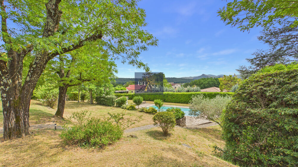 Maison 9 pièces 198 m² · à Ruoms · 198 m² · 412 000 €