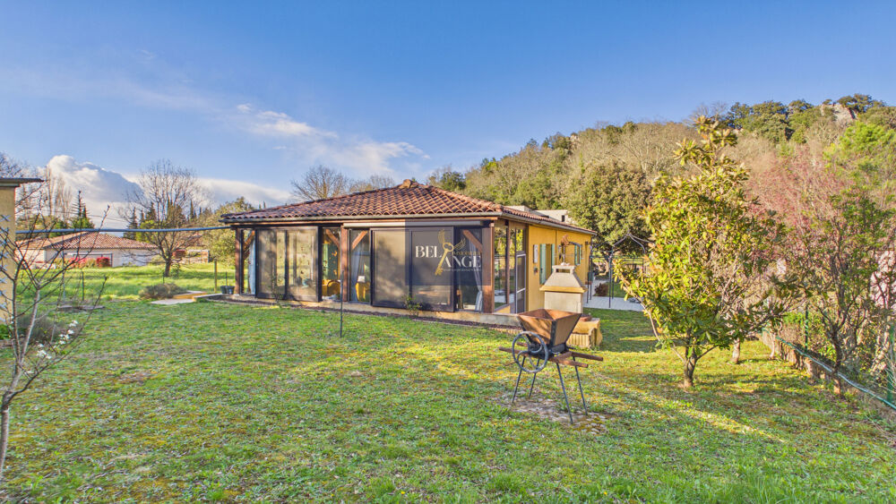 Une maison à vivre, baignée de lumière à Salavas