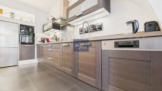  Maison à vendre 12 pièces 242 m²