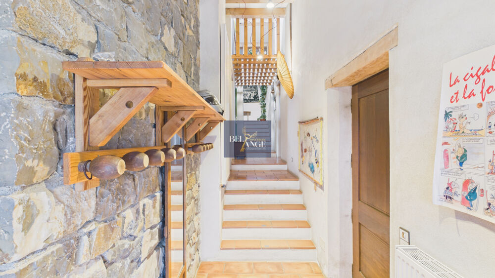 Maison atypique, vivante et profondément naturelle