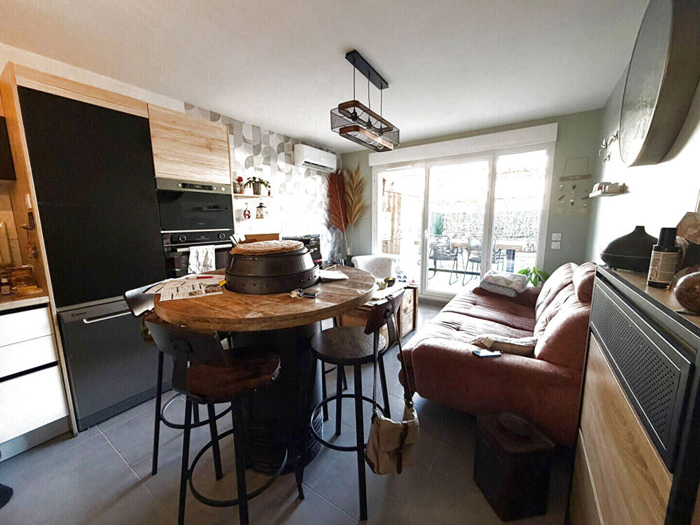 Terrasse, jardinet, box-garage.