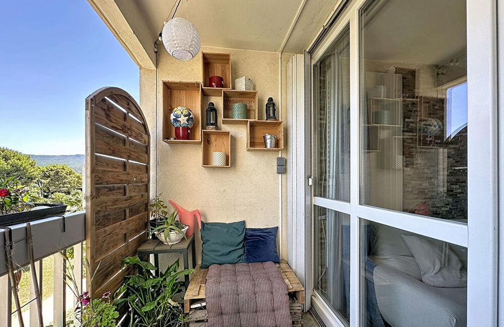 Aux gouts du jour, loggia + balcon.