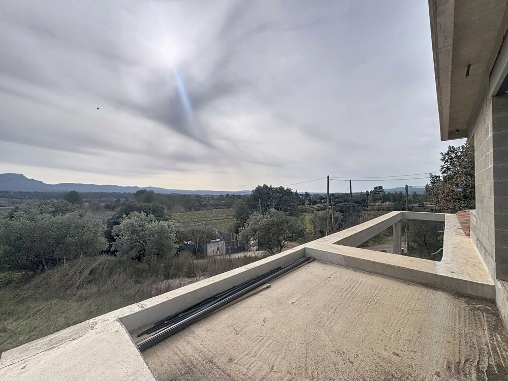 Vente Maison Villa hors d'eau hors d'air sur 1614 m2 Pourrieres
