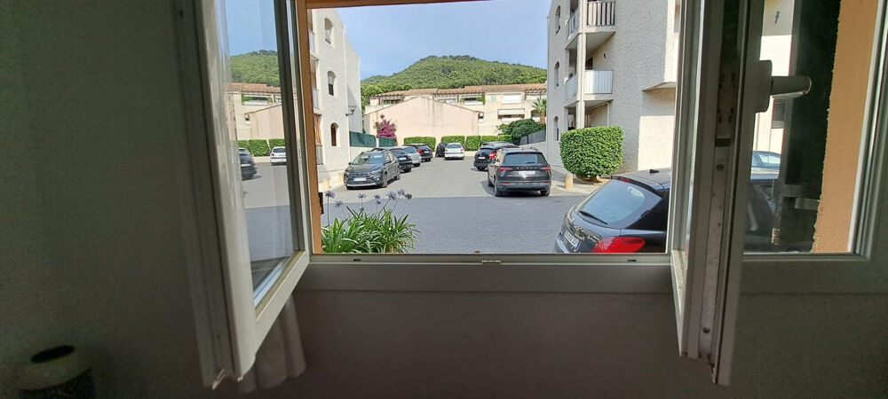 - A 10 km de Bandol, secteur calme