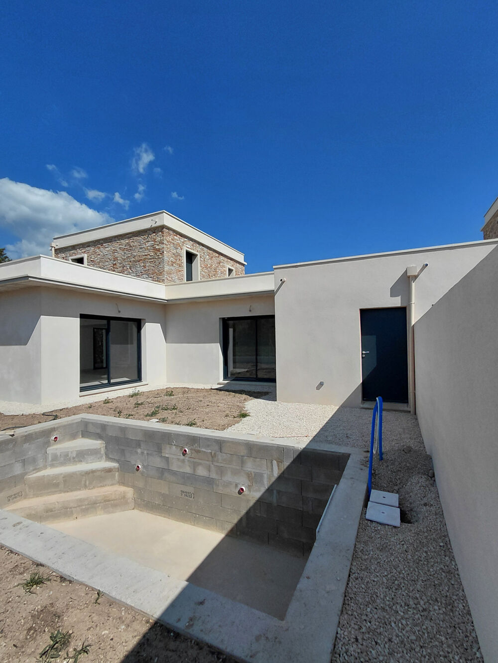 � vendre  Maison Pourri�res (83910)