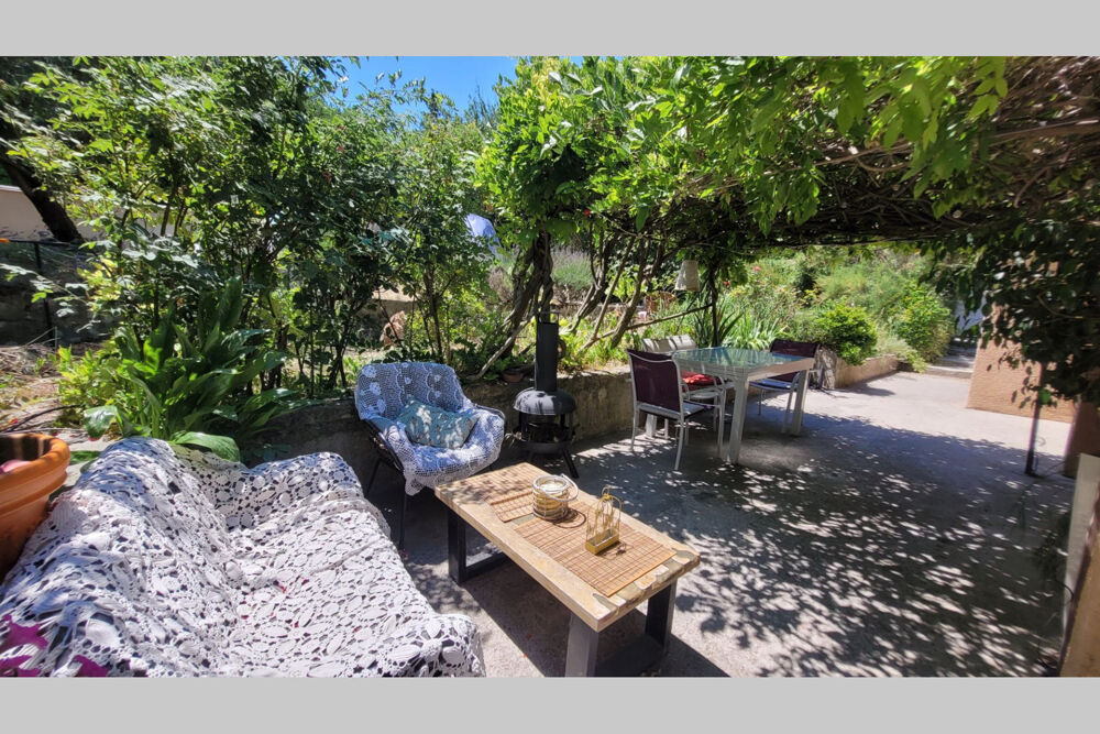 Sur 1045 m2 , garage, piscine H Sol