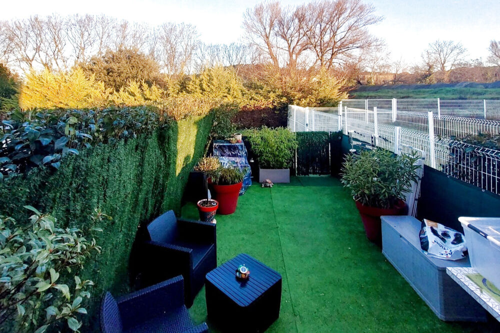 Vente Appartement Jardinet + 2 parkings. Meyreuil