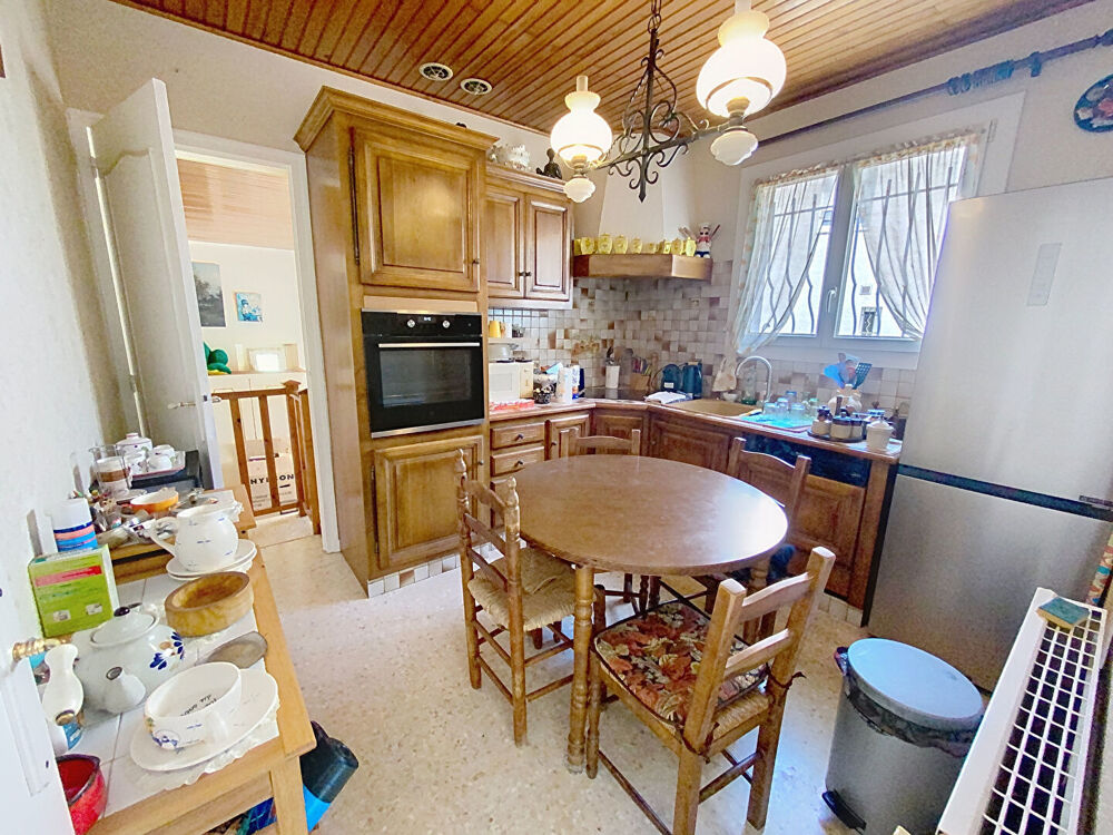 Vente Maison Avec studio indépendant de 33 m2 sur une parcelle de 688 m2. Greasque