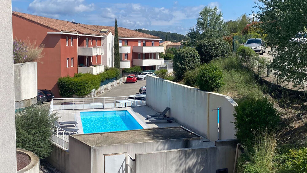 Ascenseur, terrasse 25 m2, box, piscine collective