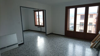  Appartement à louer 4 pièces 76 m²