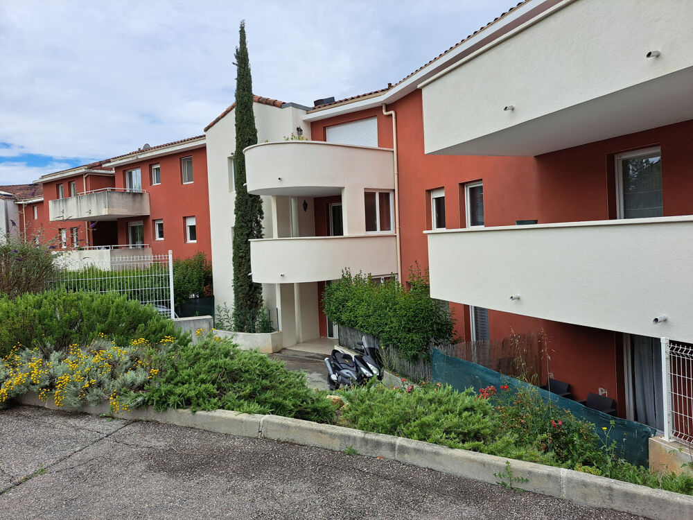 Ascenseur, terrasse 25 m2, box, piscine collective
