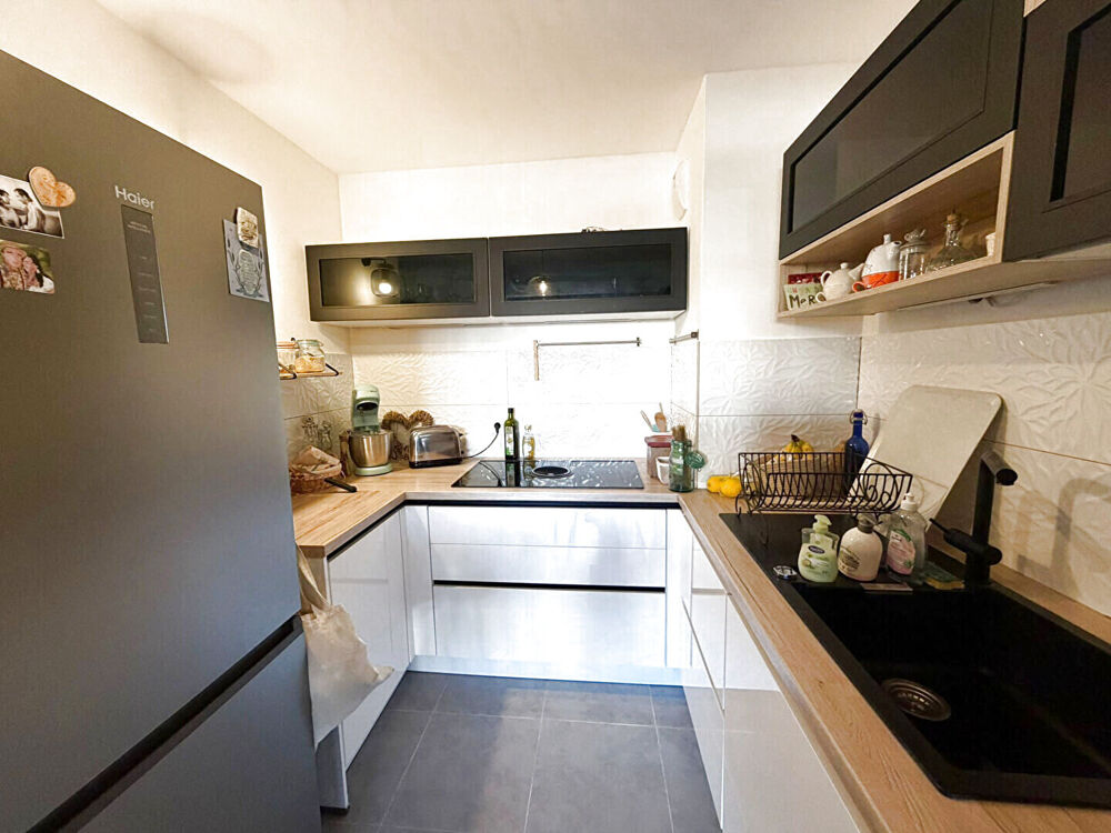 Terrasse, jardinet, box-garage.