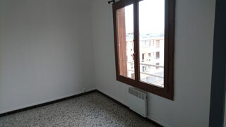  Appartement à louer 4 pièces 76 m²