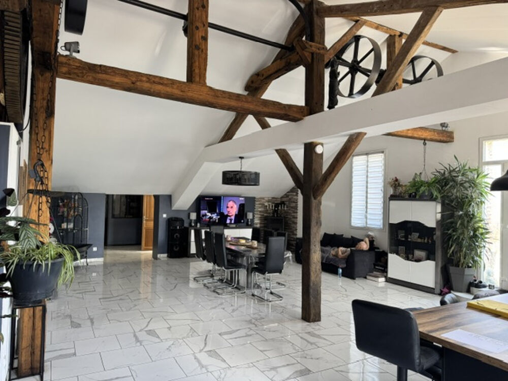 Vente Maison Moulin de 340 m2 - Bord de rivière - 12 pièces - 6 chambres - Vie de plain-pied Lisieux