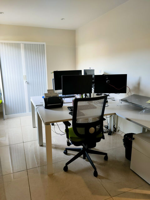   BUREAUX 