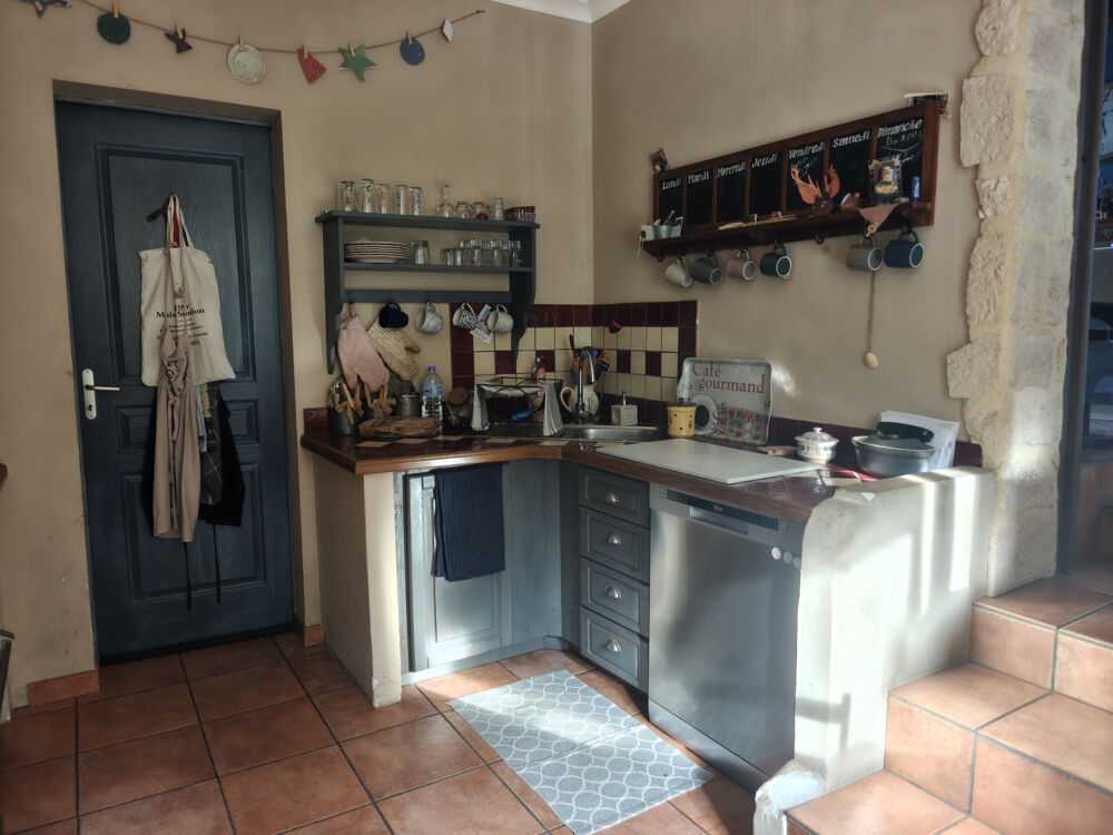 Maison de charme en briques avec vue dégagée sur la vallée
