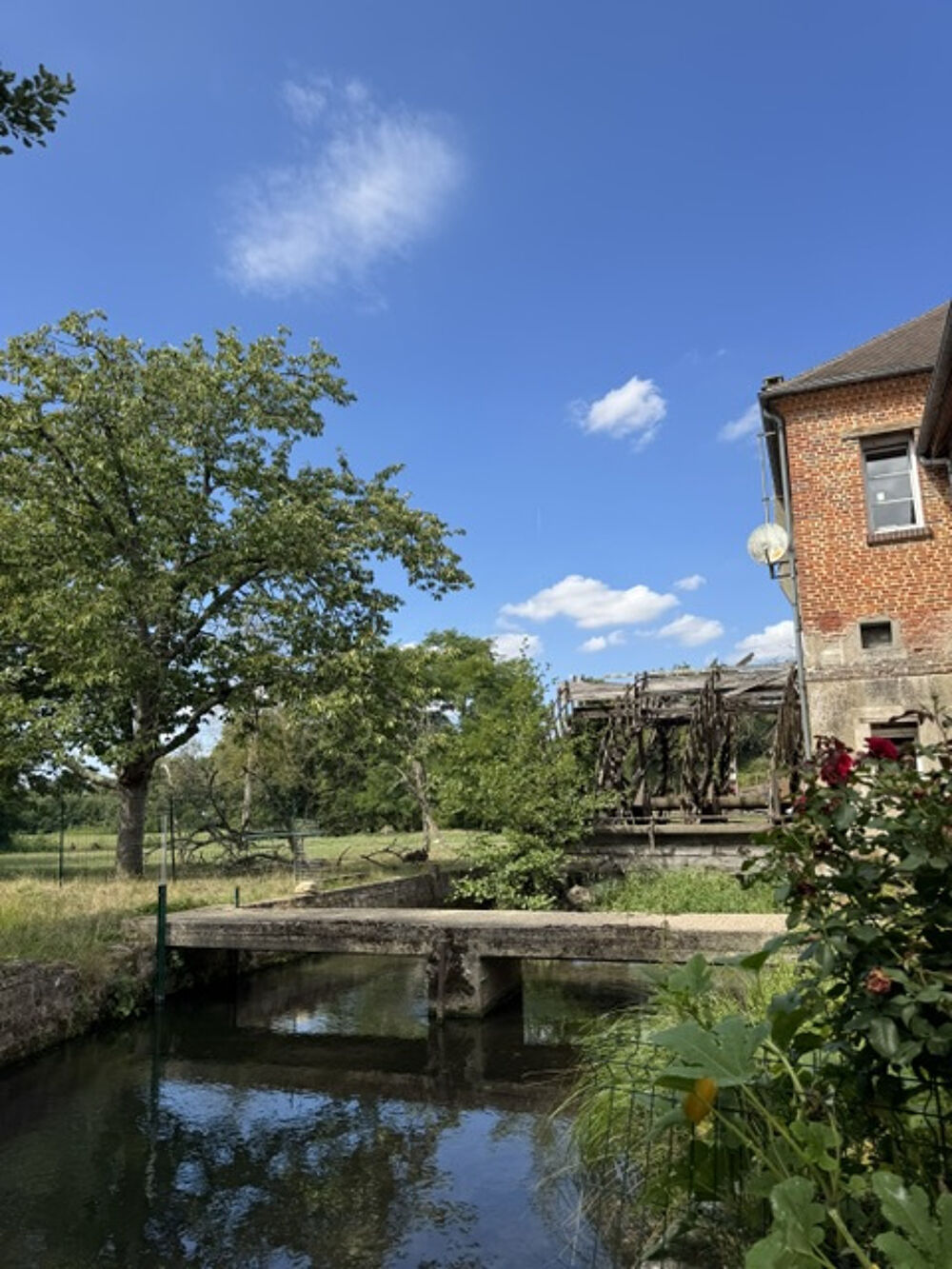 Vente Maison Moulin de 340 m2 - Bord de rivière - 12 pièces - 6 chambres - Vie de plain-pied Lisieux