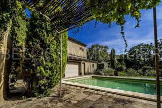  Maison  vendre 7 pices 280 m