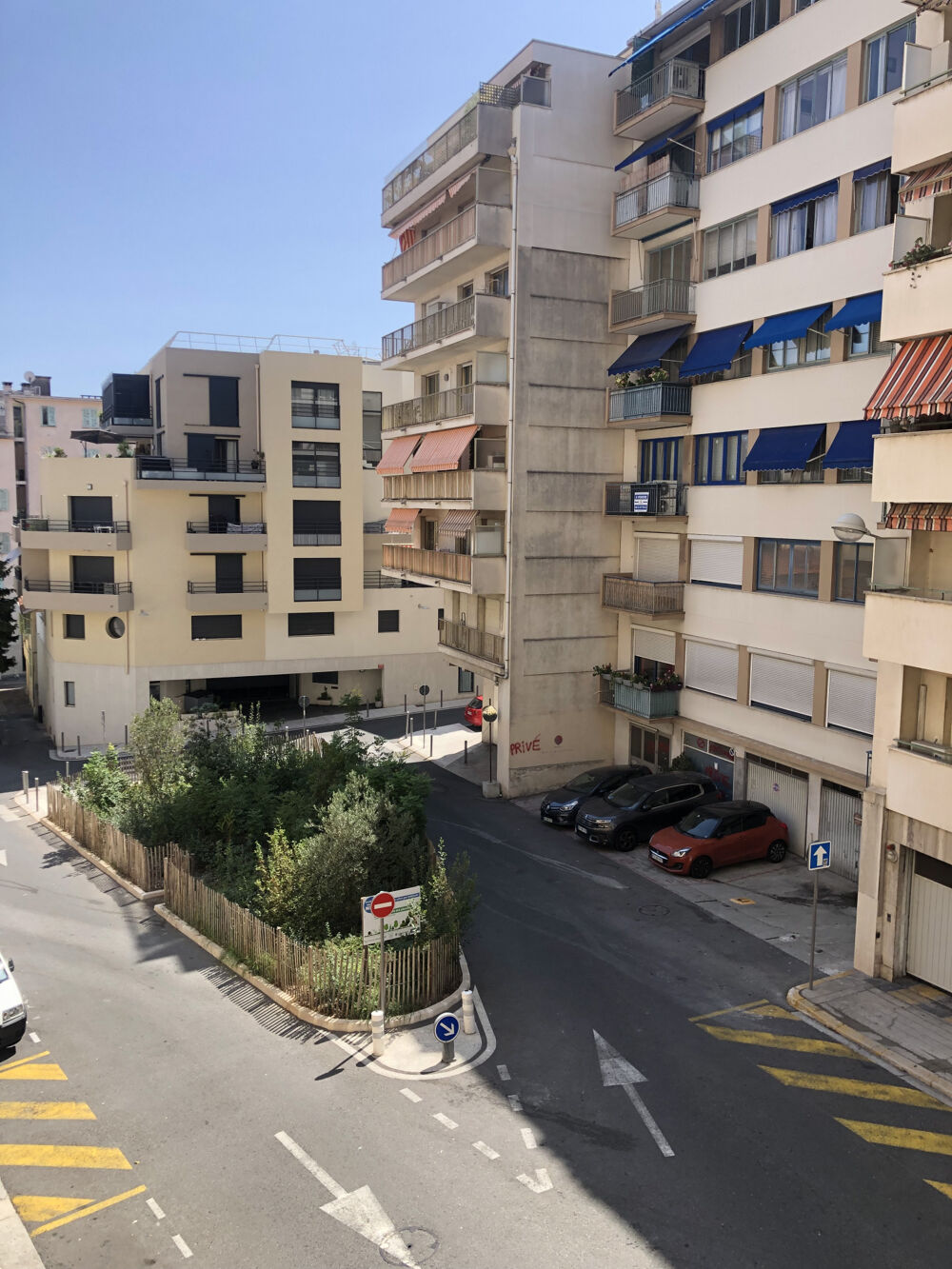 En location 900 € par mois à Nice (06) : appartement avec balcon