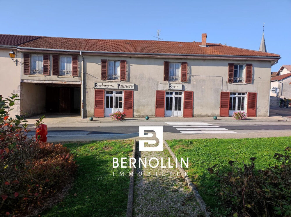 Ensemble immobilier au c?ur de Beaupont avec terrain et location de locaux