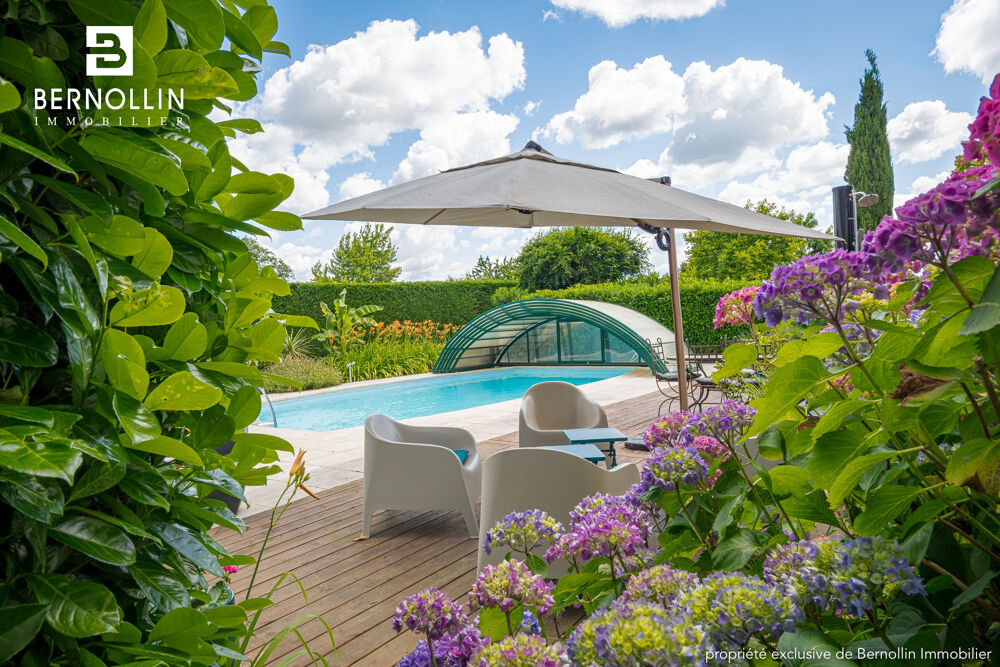 COUP DE COEUR à Curtafond - Propriété de charme de 300 m2 - 11 pièces