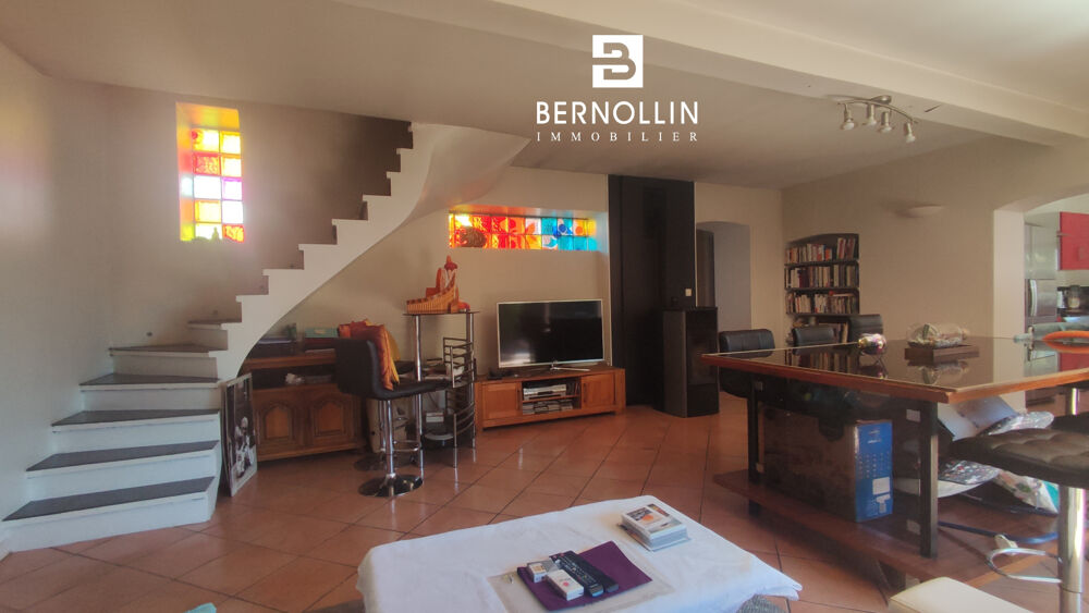 Vente Maison Maison de village de 102 m2 avec terrain, 3 chambres en plein centre de St Etienne du Bois St etienne du bois