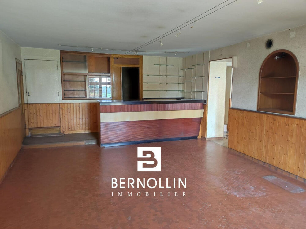 Ensemble immobilier au c?ur de Beaupont avec terrain et location de locaux