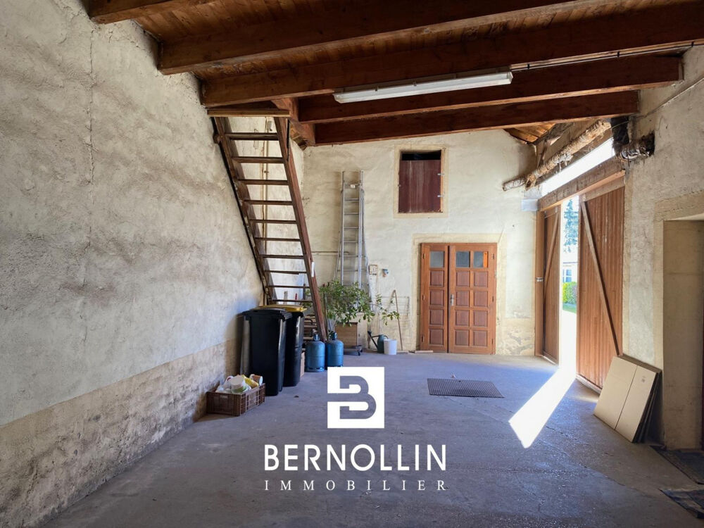 Maison de village avec dépendances, 8 pièces, 230 m2 au centre d'Attignat
