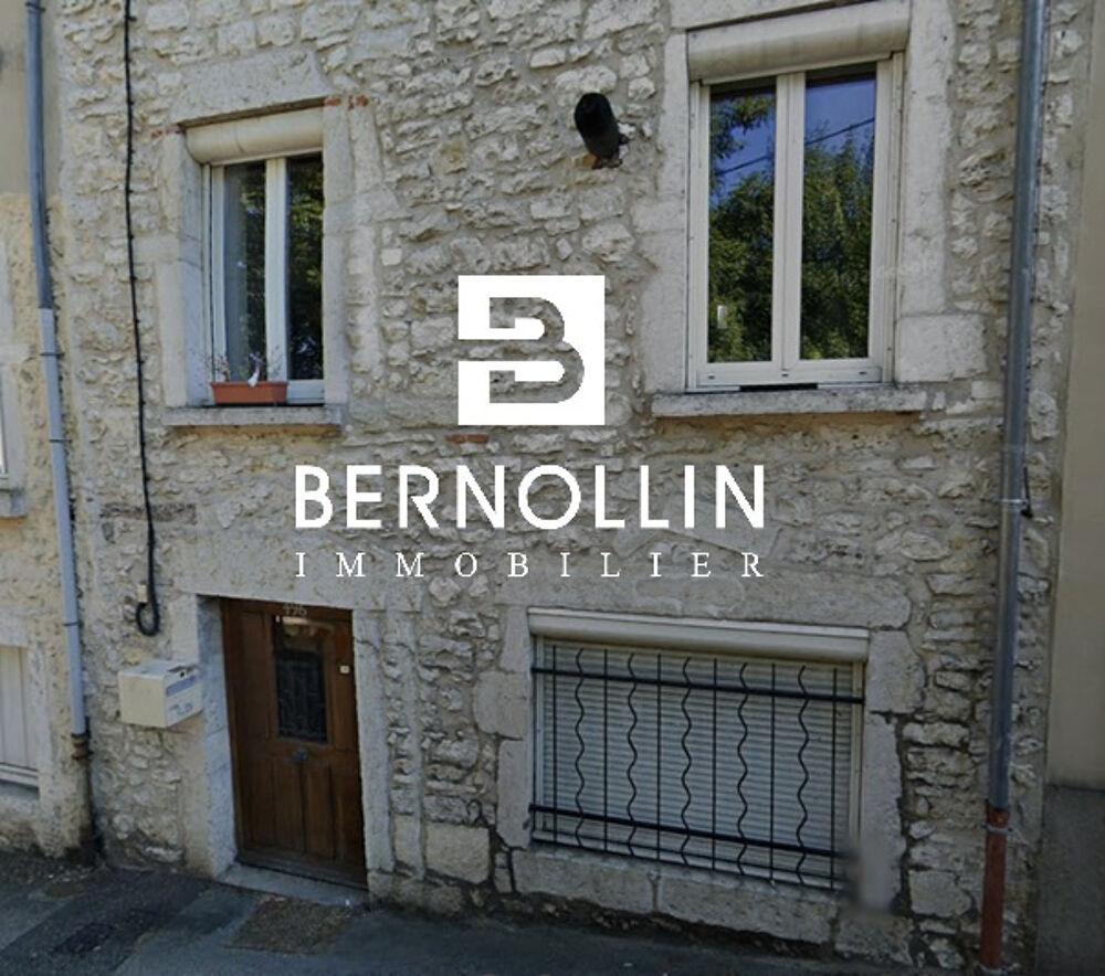 Maison de village rénovée de 100 m2 en plein coeur du village de Neuville sur Ain