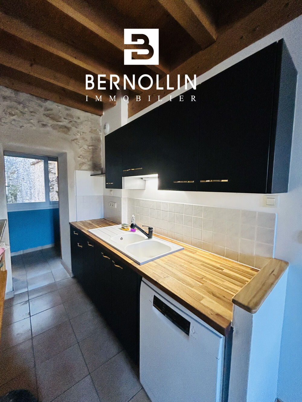 Maison de village rénovée de 100 m2 en plein coeur du village de Neuville sur Ain