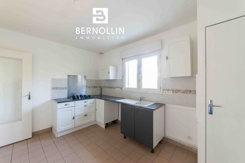 Maison 82 m2, 3 chambres et garage sur terrain de 540 m2 - MONTREVEL EN BRESSE CENTRE