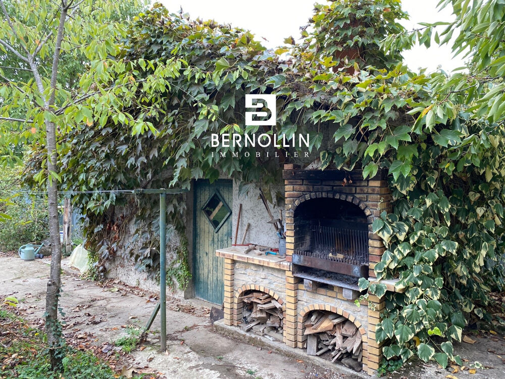Vente Maison Au coeur du village d'Attignat, Maison familiale de 140 m2 avec fort potentiel sur 2 736 m2 de terrain Attignat