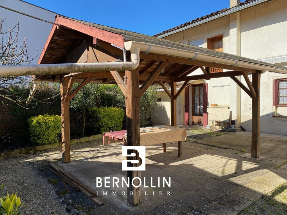 Maison 8 pièces 229 m² · à Attignat · 229 m² · 199 000 €