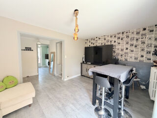 Vente Appartement (73) Saint-Jean-de-Maurienne - Appartement T3 entièrement rénové - 2 chambres - 2 balcons - Garage - Cave - As St jean de maurienne