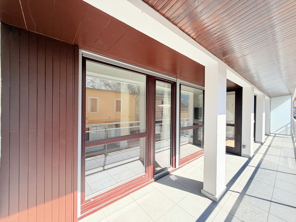 (73) SAINT-JEAN-DE-MAURIENNE - T4 rénové en 2020 - Grande terrasse - Garage - Place privée