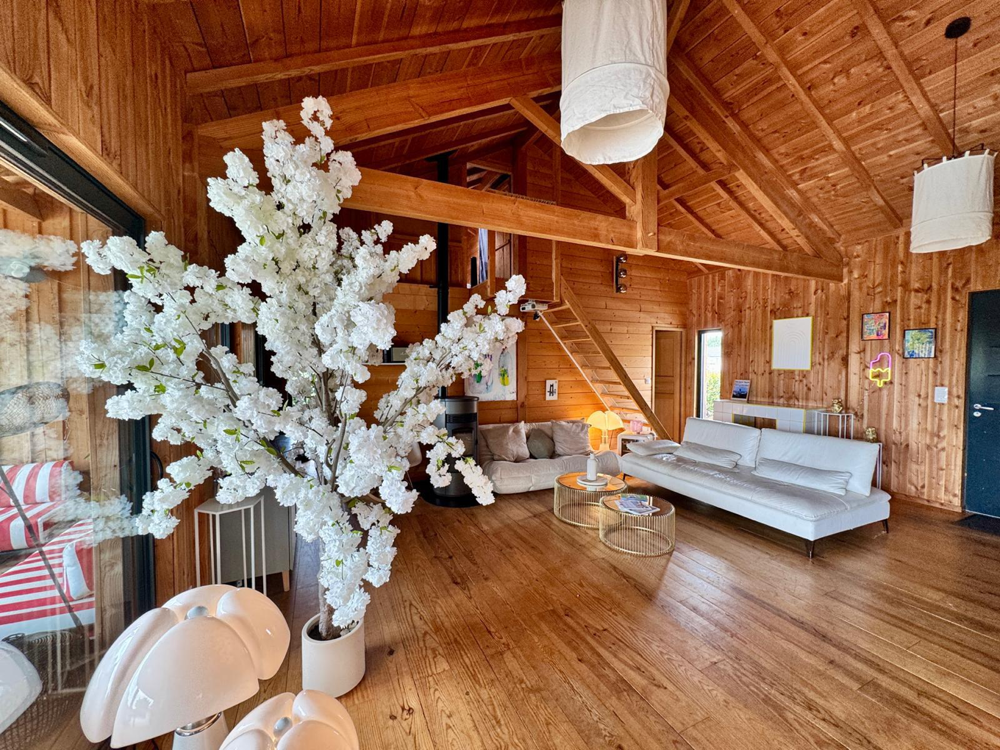'LA MAISON EN BOIS' ENTRE CHARME ET ART DE VIVRE